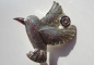 Preview: Vogelbrosche mit kleinem Emblem