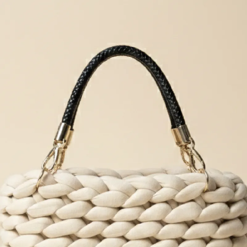 kurzer schwarzer Kunstledergriff geflochten